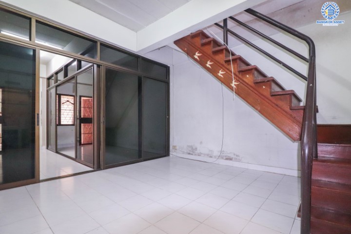 *****ทาวน์เฮ้าส์มือสองย่านนนทบุรี ม. อัญชลี สนามบินน้ำ บนเนื้อที่ 16 ตร.ว. ฟังก์ชัน 2 ห้องนอน 2 ห้องน้ำ 1 ที่จอดรถ พร้อมครัวบิวท์อิน บนทำเลดี เชื่อมต่อถ.สนามบินน้ำ, ถ.รัตนาธิเบศร์ ใกล้สนามบินน้ำ, ทางด่วน "งามวงศ์วาน" และรถไฟฟ้า "สถานี แยกนนทบุรี1" ราคาถูกมาก!